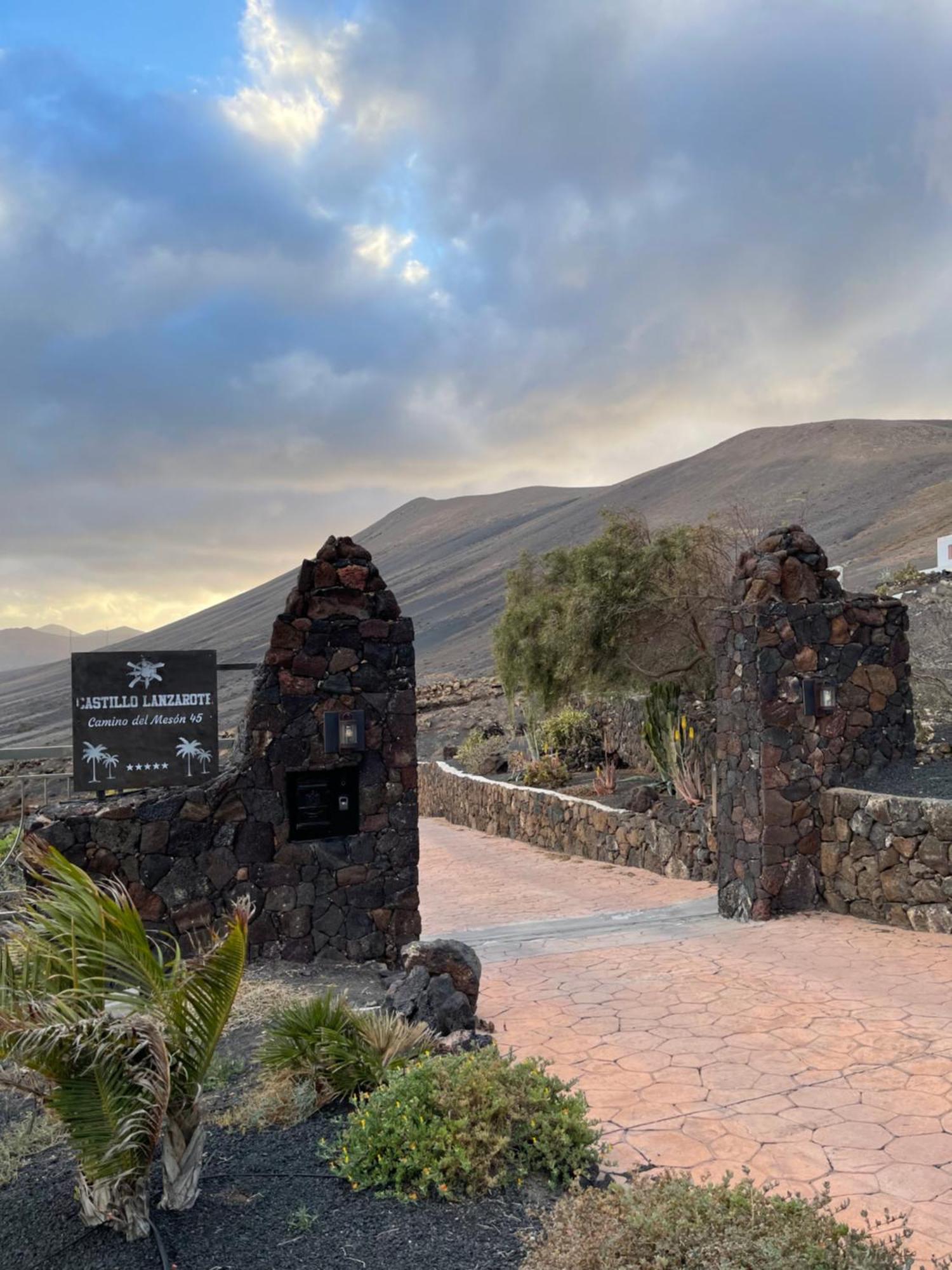 Castillo Lanzarote Villa Sophie - Luxury Villa -Sleep In A Volcanic Cave With Heated Pool Tias Exterior photo